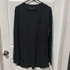 Under Armour Men’s Gray Long-Sleeve Crew Performance Top